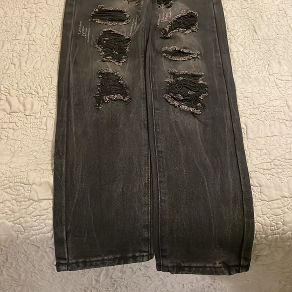 Black men distressed Jeans - Picture 2 of 9